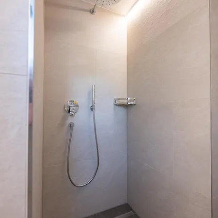 Zuhause In Den Alpen Ihre Mit Hallenbad Und Sauna דירה לנזרהיידה