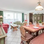 Zuhause In Den Alpen Ihre Mit Hallenbad Und Sauna Apartman Lenzerheide